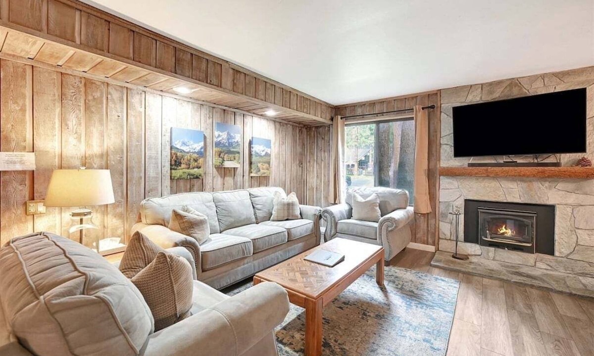 Mammoth Lakes Condo | Sunshine Village 157: Pet Friendly, Centrally Loca