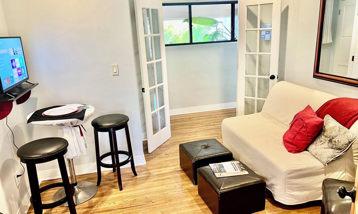 Mount Helix Cottage | Superb 2-bedroom cottage with AC in charming La Mesa/Mt Helix with views