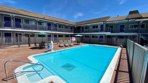 Westside Santa Cruz Hotel | SureStay Hotel by Best Western Santa Cruz