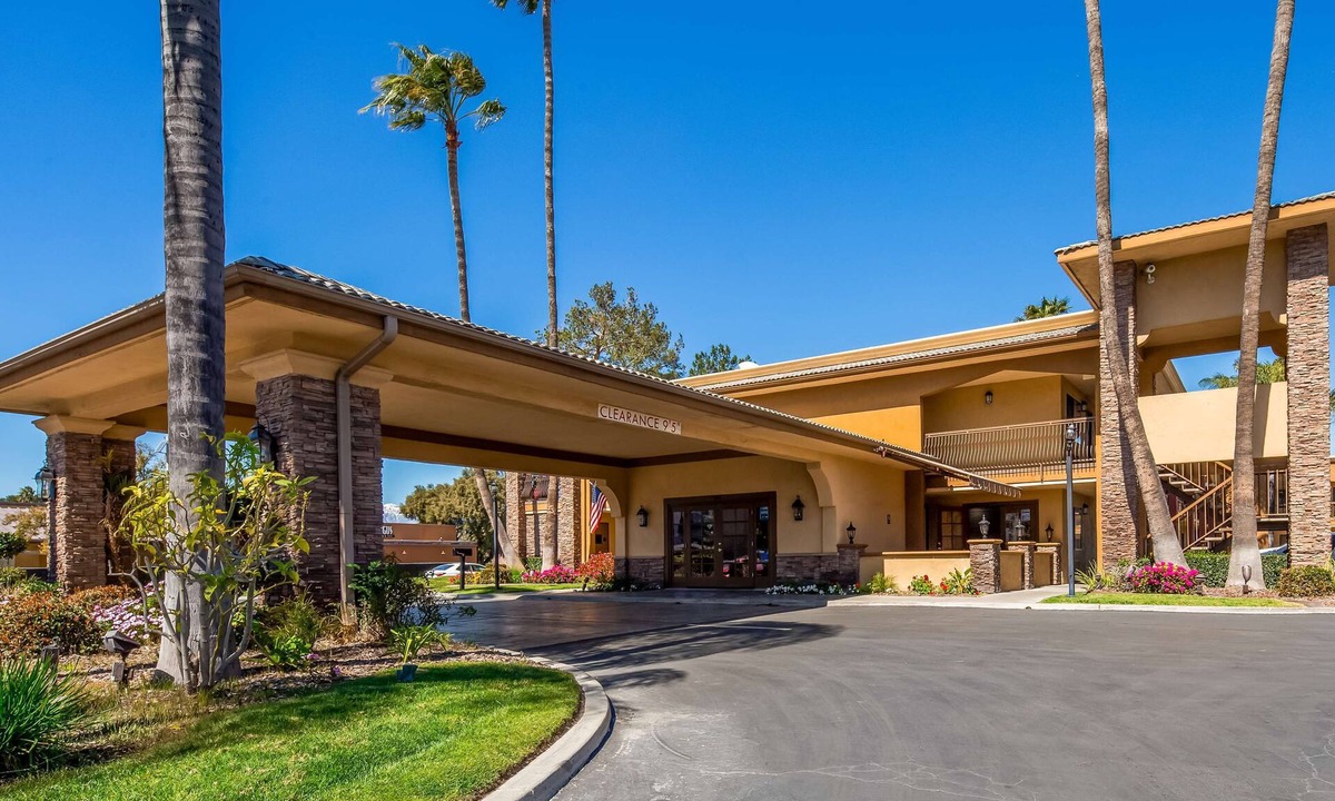 San Bernardino Hotel | SureStay Plus Hotel by Best Western San Bernardino South