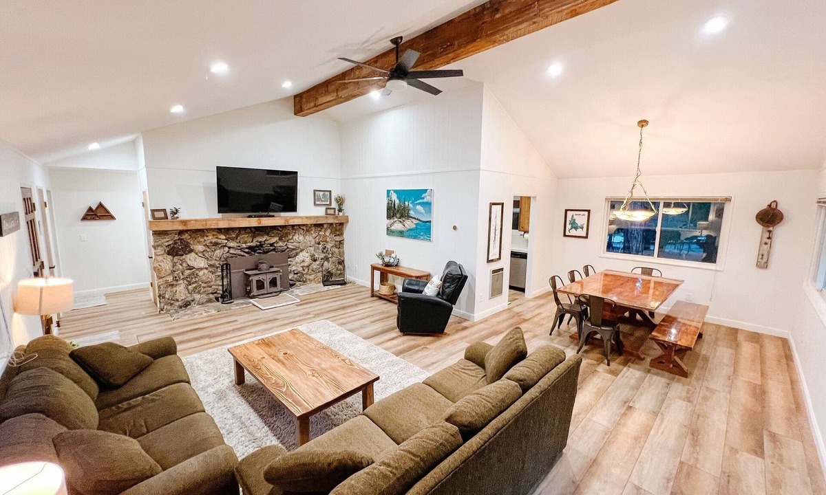 Sierra Cedars House | Sweet Haven: 3 Bedroom+Loft, AC, and outdoor fun!