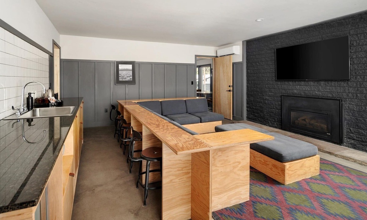 Lakeside Park Hotel | Tahoe 3 bedroom in resort - Ideal Couple's Getaway Spot