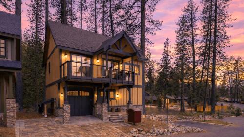 Lincoln Park House | Tahoe Glen by AvantStay