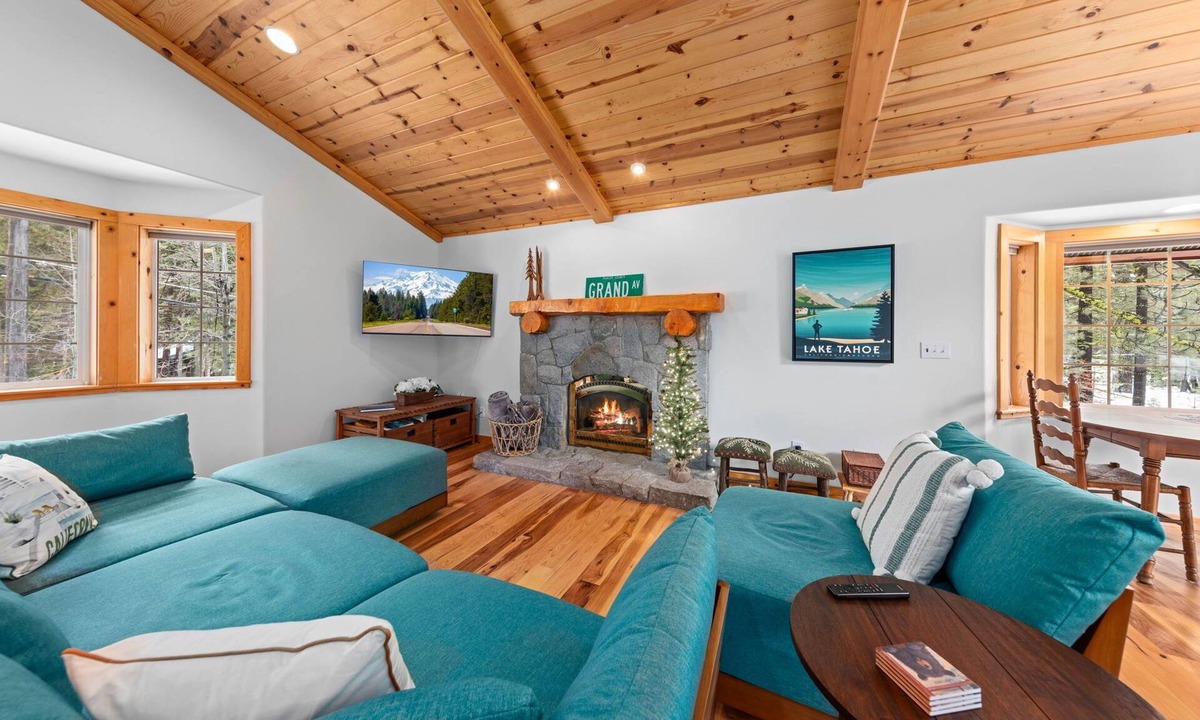 Tahoe Pines House | Tahoe Grand Luxury West Shore - Pet Friendly + Hot Tub Walk to Beach!