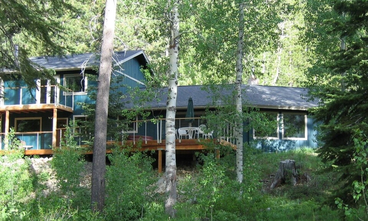 Christmas Valley House | Tahoe Xmas Valley Cabin