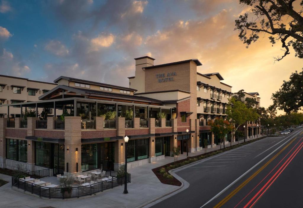 Paso Robles Hotel | The Ava Hotel Paso Robles, Curio Collection By Hilton