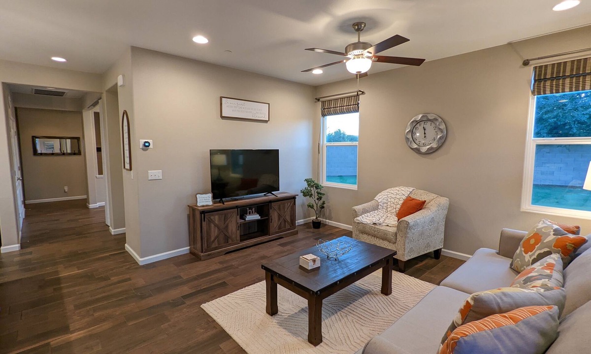 Clovis House | The Buckingham in Clovis, cozy home in beautiful newer neighborhood.