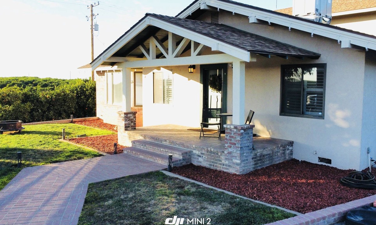 Porterville House | "The Citrus House on the Prairie"nFARM STAY RETREAT