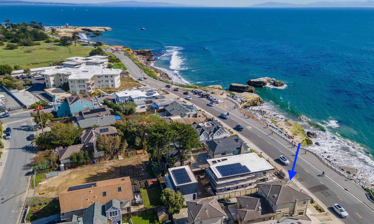 Westside Santa Cruz House | The cliffside Oasis on West Cliff Dr