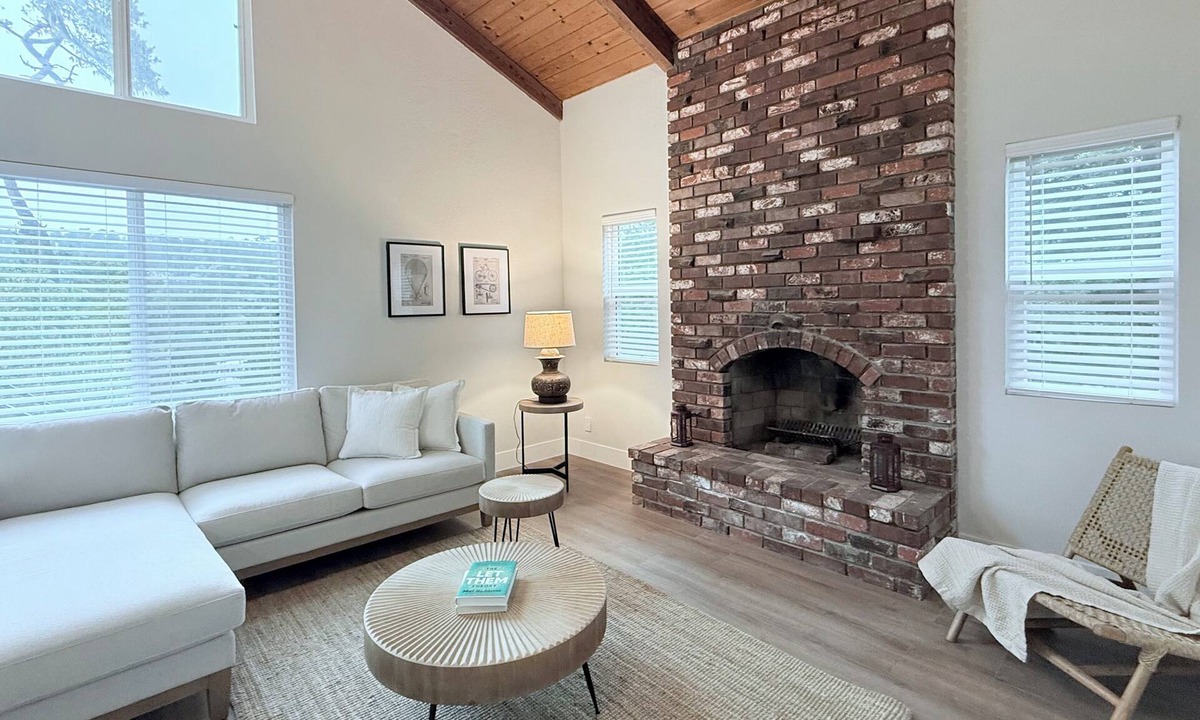 Park Hill House | The Coastal Hideaway - Charming Upgraded Home in Scenic Cambria