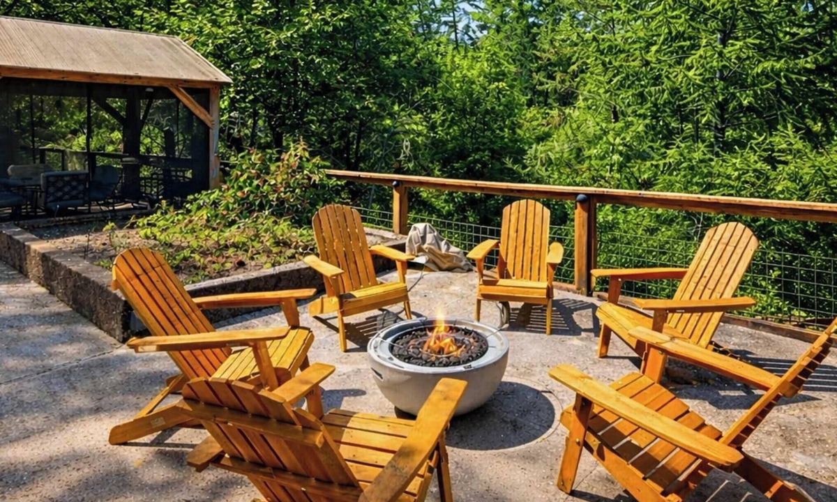 Santa Rosa House | The Creekside w/Bocce, Shuffleboard & Yard