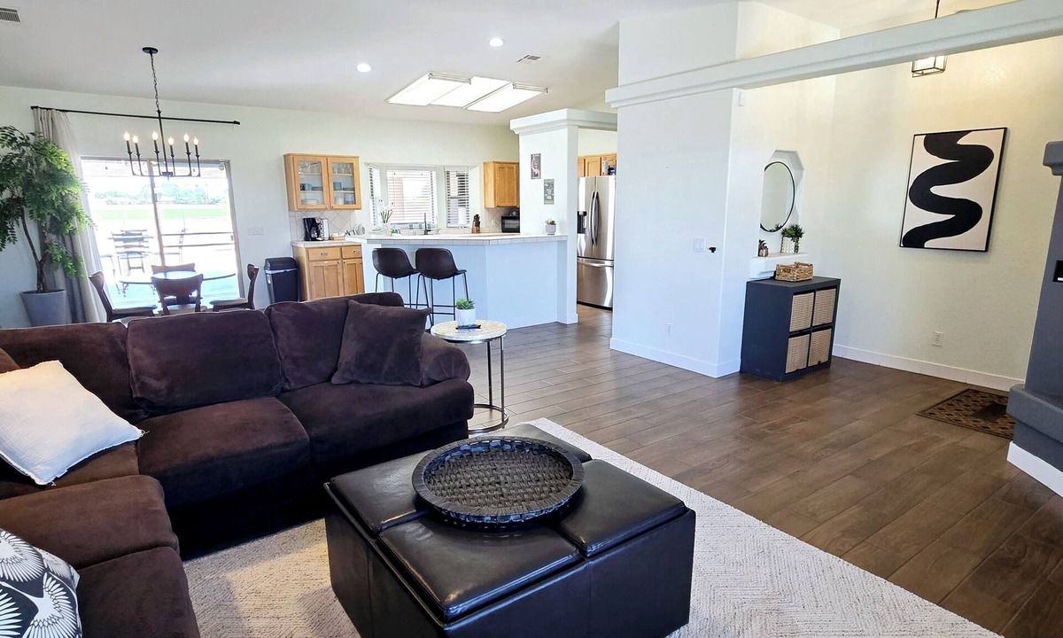 Blythe House | The Fieldhouse/Crews Welcome + Desert Getaway