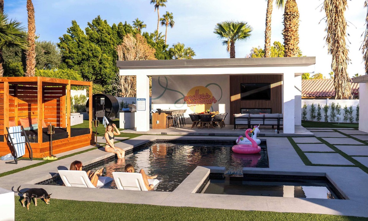 Sunrise Vista Chino House | THE GLAM PALMS (MountainViews/Sauna/EVCharger/BBQ/Golf/HeatedPool)