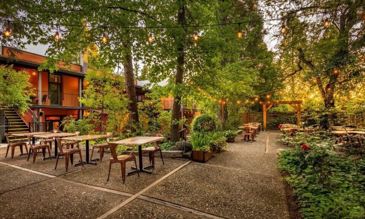 Groveland Hotel | The Groveland Hotel