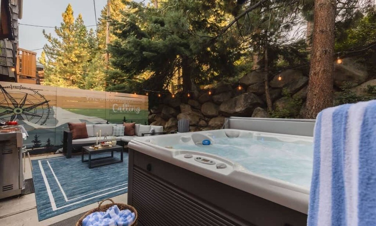 Incline Village House | The Incline Cabin, Hot Tub | Fireplace | Arcade | 5min to Diamond Pk