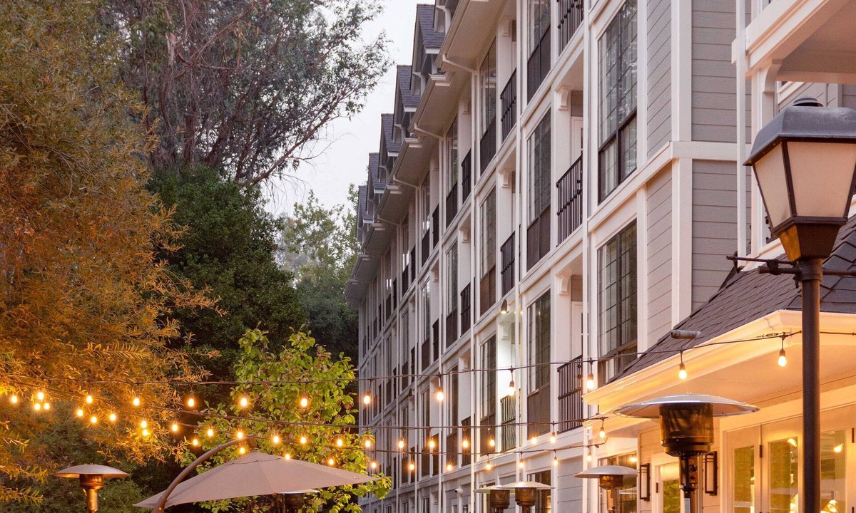 Saratoga Hotel | The Inn at Saratoga, Tapestry Collection by Hilton