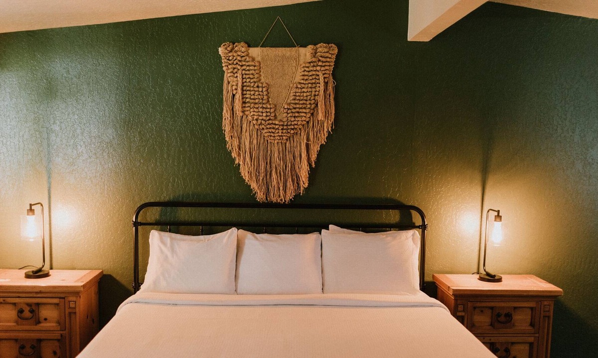 Long Barn Cabin | The Long Barn Lodge - King Room