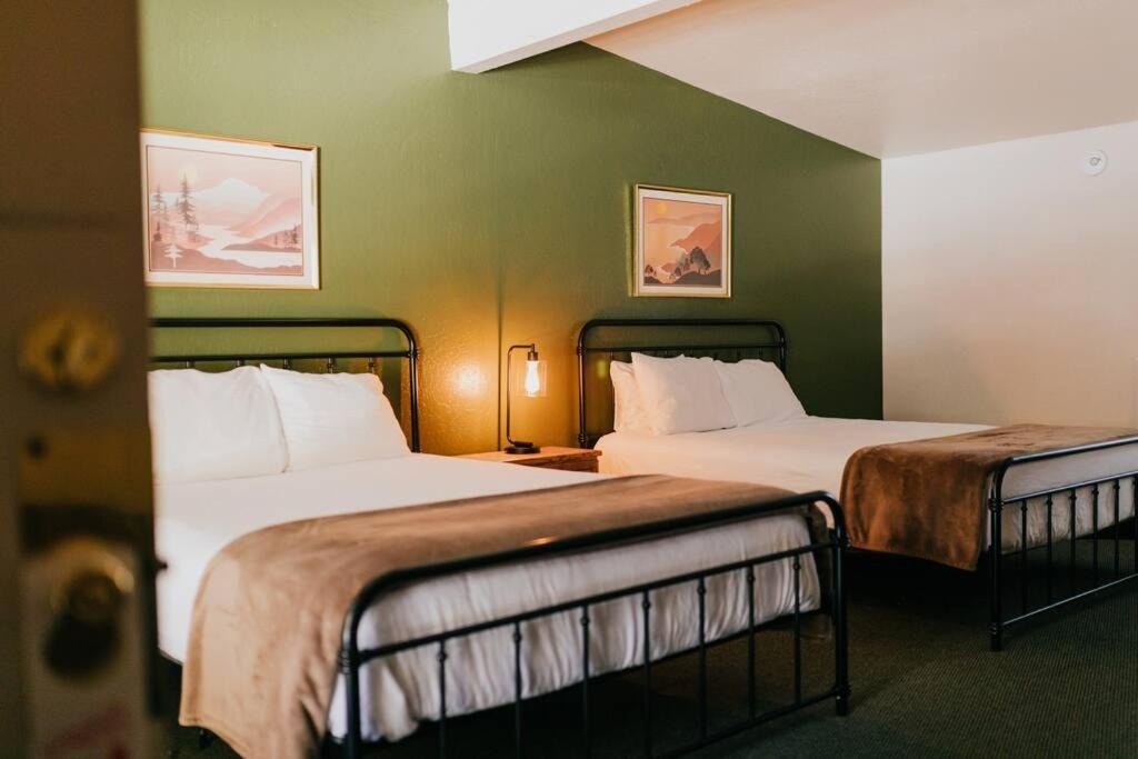 Long Barn Cabin | The Long Barn Lodge