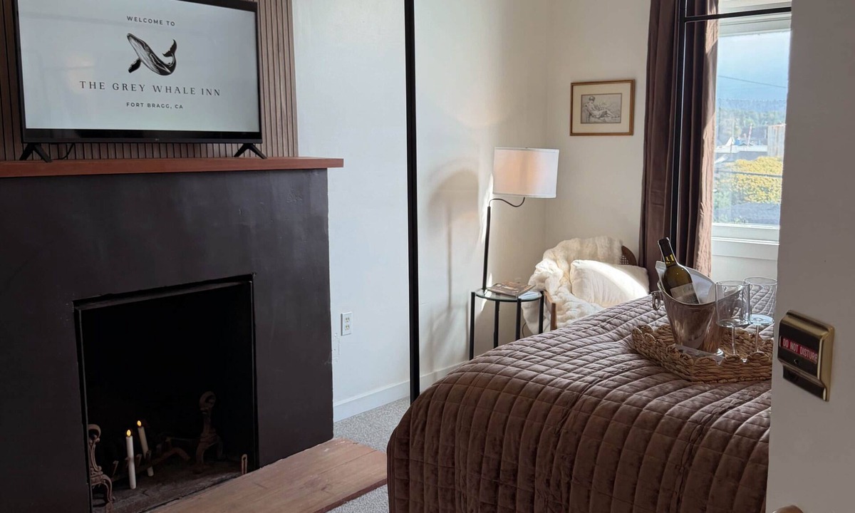 Fort Bragg House | The Longshoreman's Escape