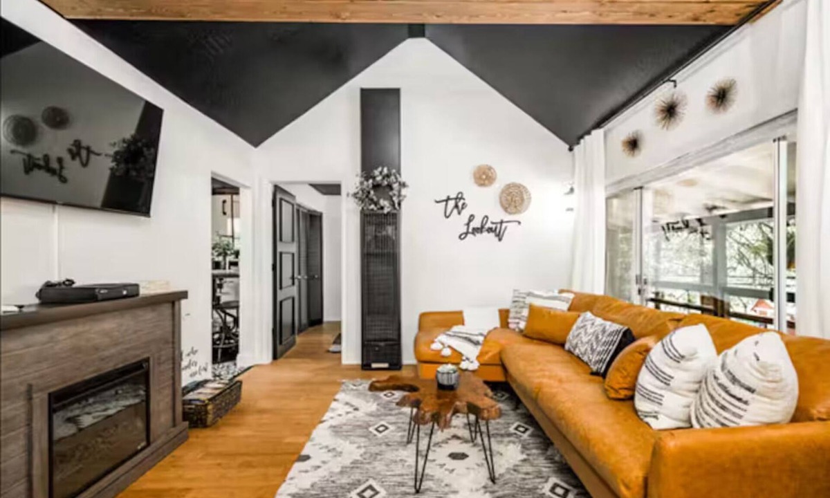 Long Barn Cabin | The Look-Out! A Boho Cabin With AC Fast Wi-fi