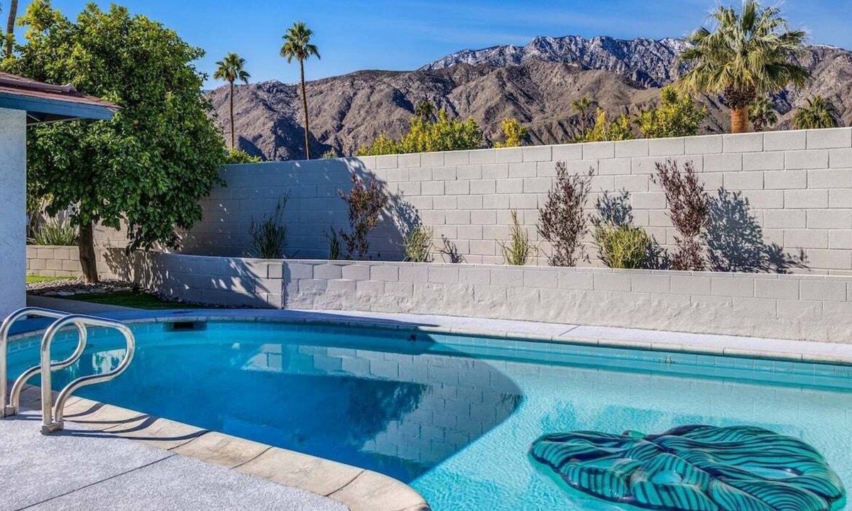 Vista Norte House | The Marlon Blando House - Mid-Century Magic: Private Palm Springs Retreat with Stunning Views
