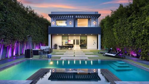 Fairfax District House | The Martel House by AvantStay