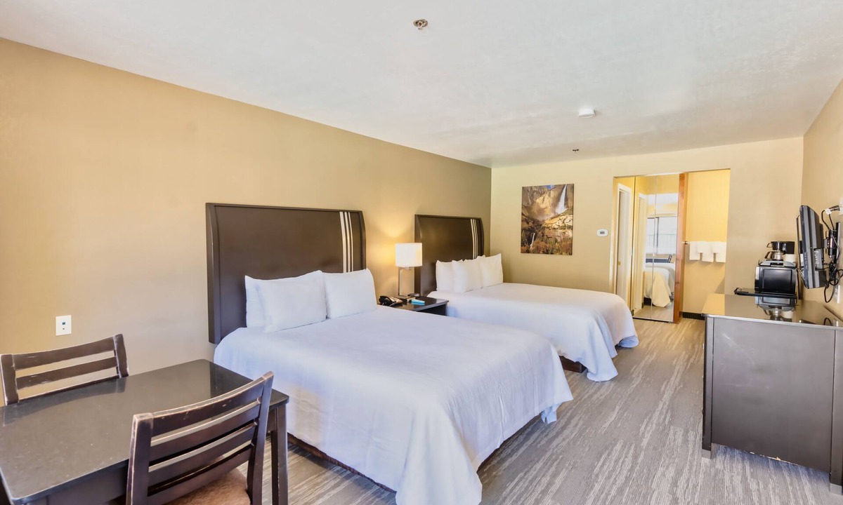 Oakhurst Hotel | The Oakhurst Inn at Yosemite