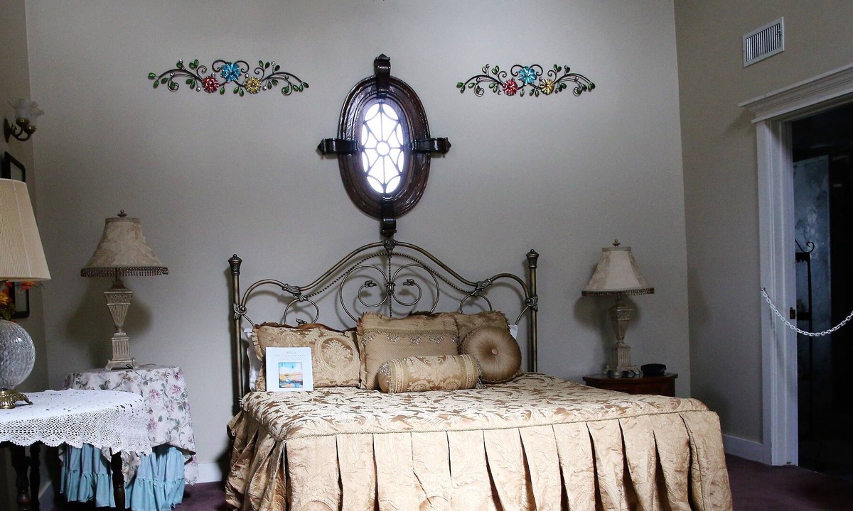 Jamestown House | The Palm Hotel