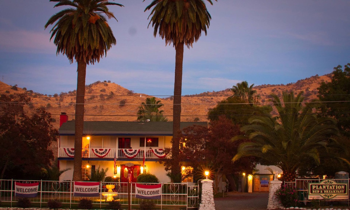 Lemon Cove Bed & Breakfast | The Parks Inn Bed and Breakfast