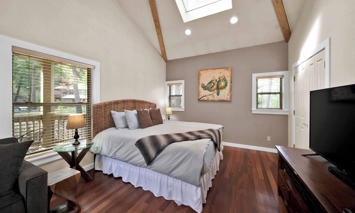 O'Brien Bed & Breakfast | The Pinecone Treehouse