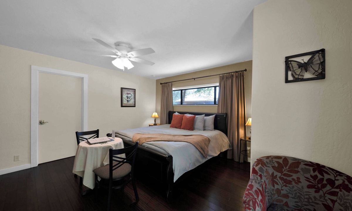 O'Brien Bed & Breakfast | The Robin- A Room With a Forest View