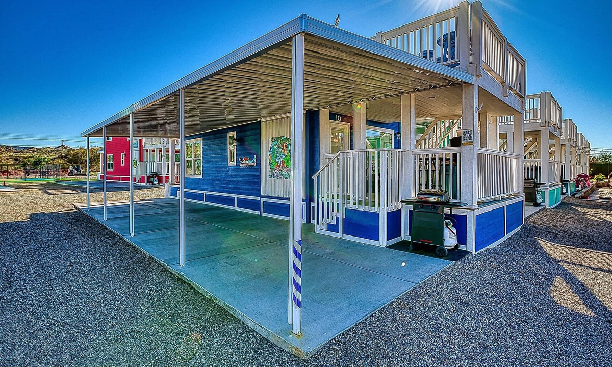 Parker Strip House | The Tipsy Mermaid, River Views! Roadrunner Resort