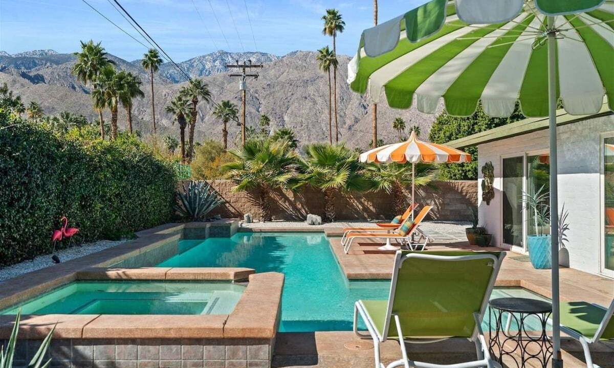 Tahquitz River Estates House | The Tranquil Oasis - Unwind in Style: Spacious Home with Fire Pit & Outdoor Lounge
