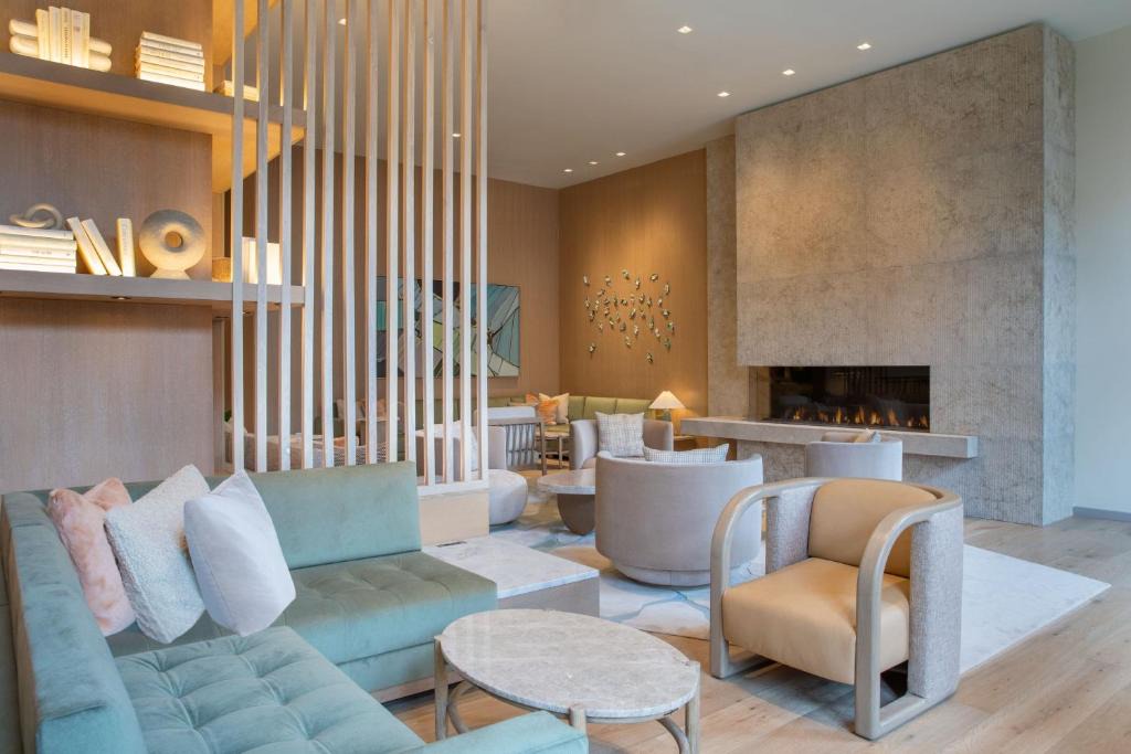 Little Pocket Hotel | The Westin Sacramento Hotel & Marina
