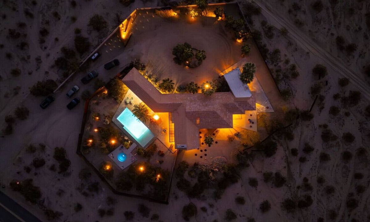 Twentynine Palms House | The Wheelhouse: Mid-Century Art Retreat with Pool