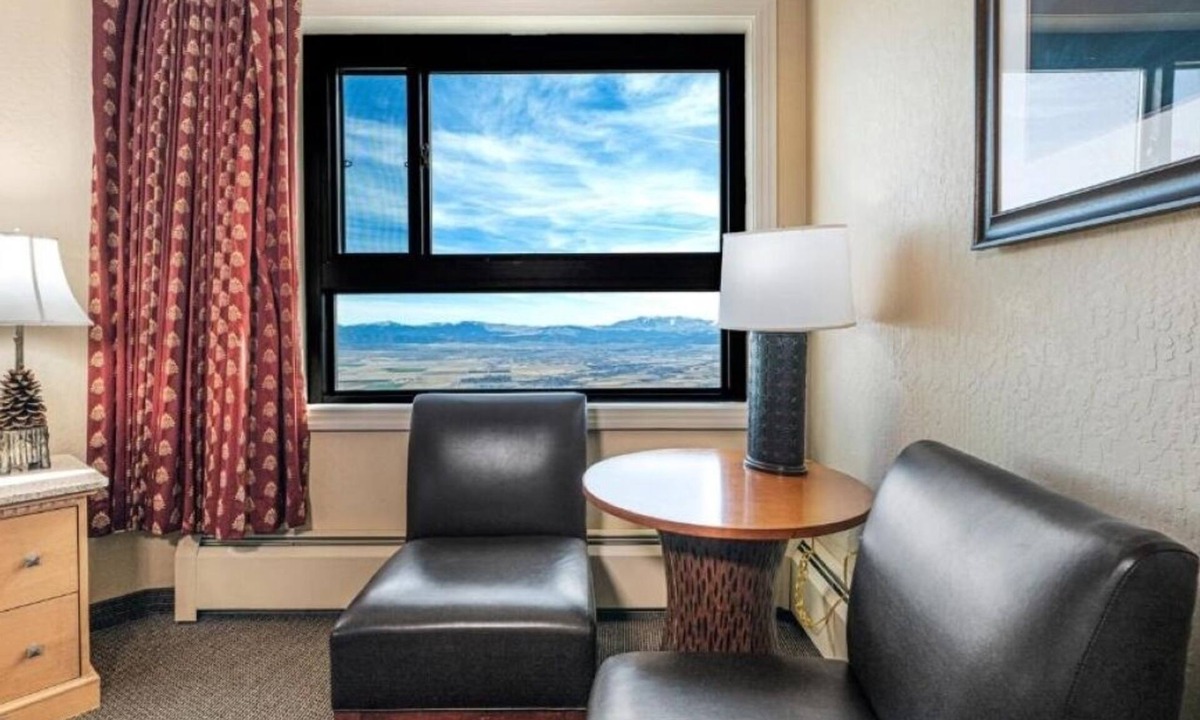 Tahoe Village Hotel | Three Scenic Mountain Villa:Pools & Perfect for the Whole Family