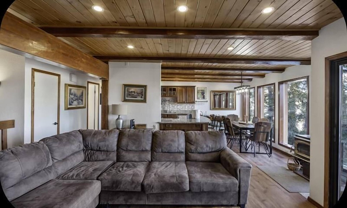 Mammoth Lakes Condo | Timber Ridge #47 - Ski in/Ski Out to Canyon Lodge