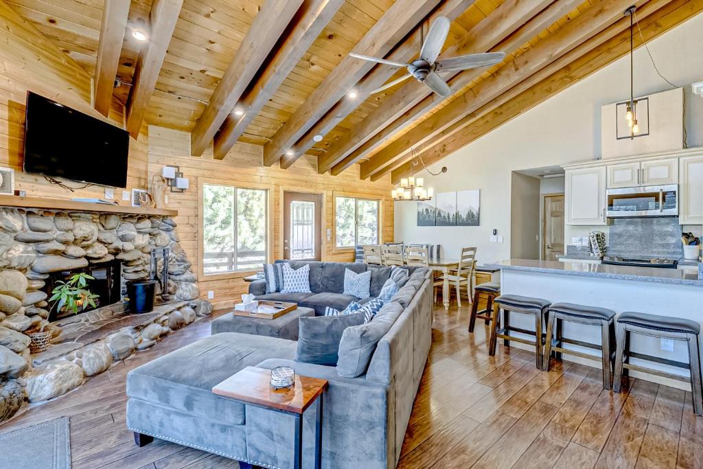 Tahoe Village House | Tina Court Retreat