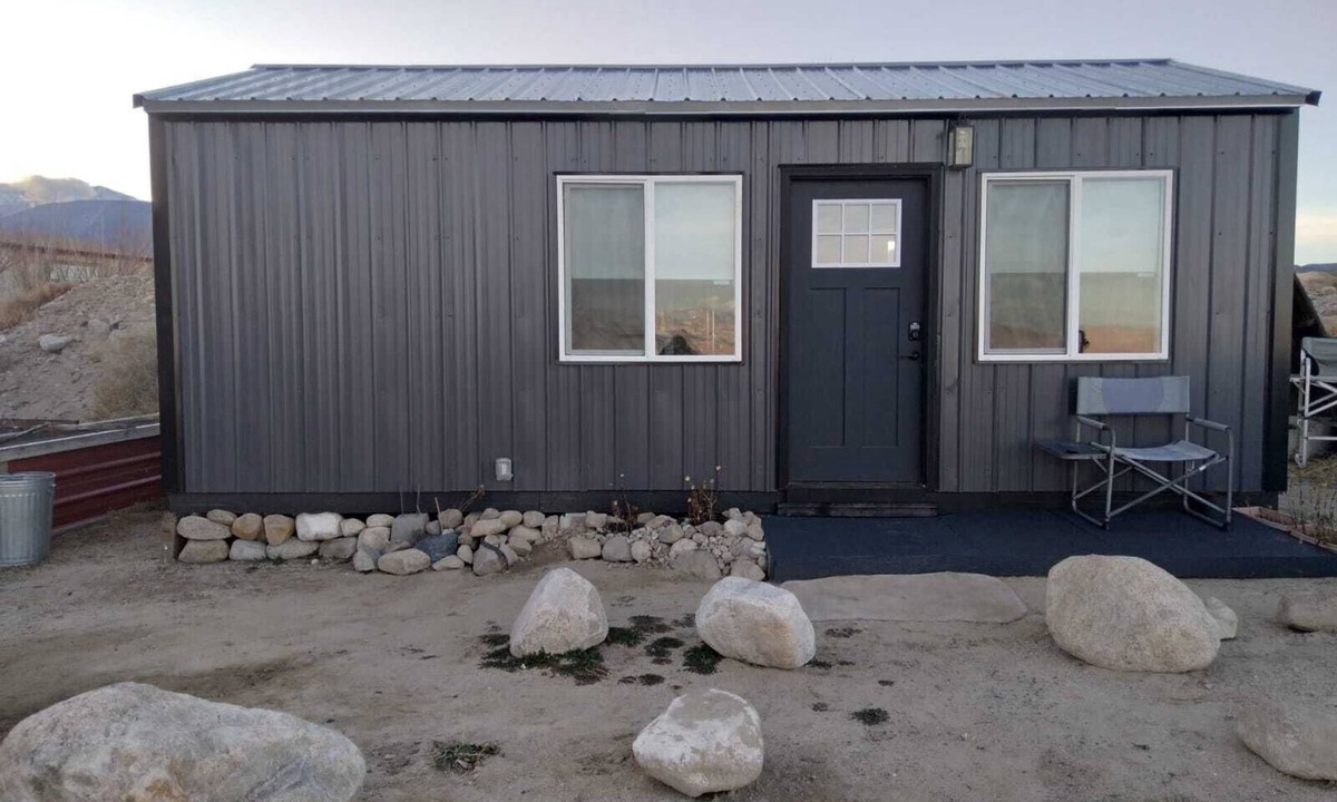 Dyer Cottage | Tiny Home cottage nestled between hot springs and the tallest peaks in Nevada
