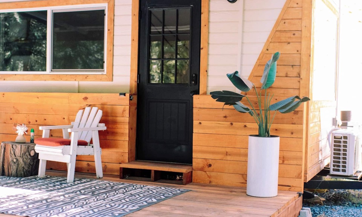 Phoenix Lake-Cedar Ridge House | Tiny house Glamping in the mountains 🌻 Walk to private lake!