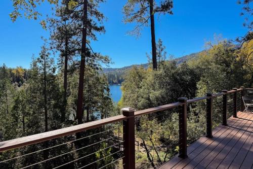 Bass Lake House | Todd's Lakeside Getaway