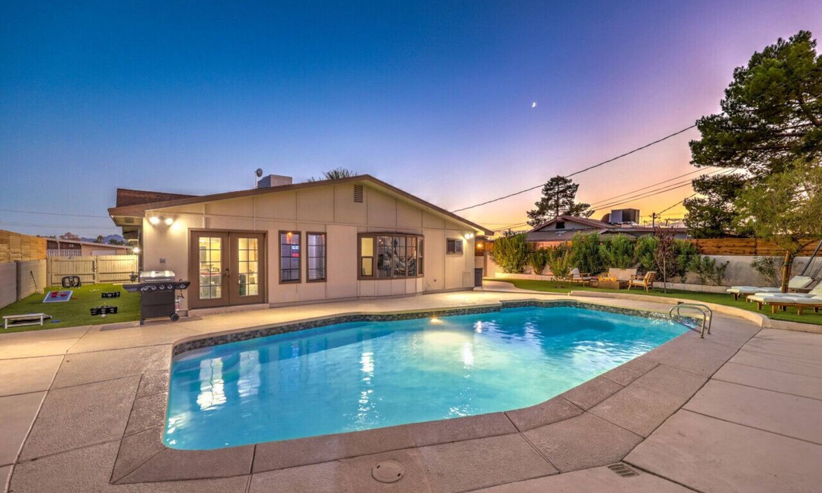 Sunrise Manor House | Tokyo Inspired Private Pool Oasis - DT Las Vegas