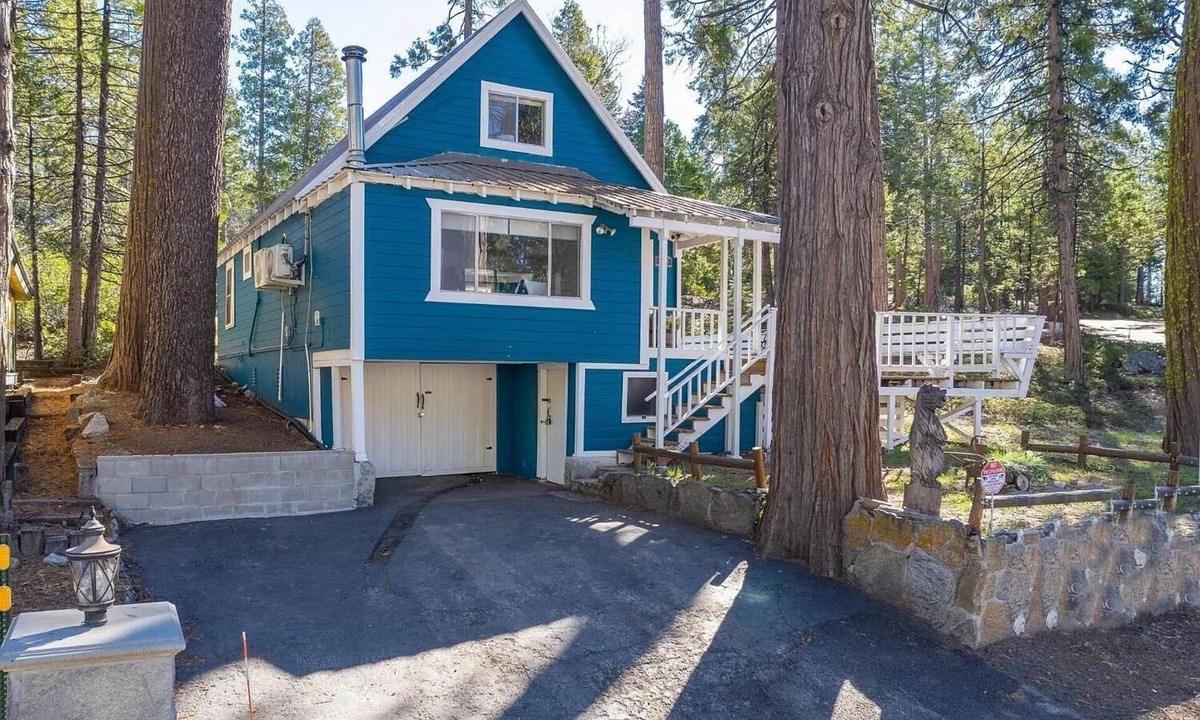 West Village Cabin | Tollhouse Cottage ~ Heart of Shaver