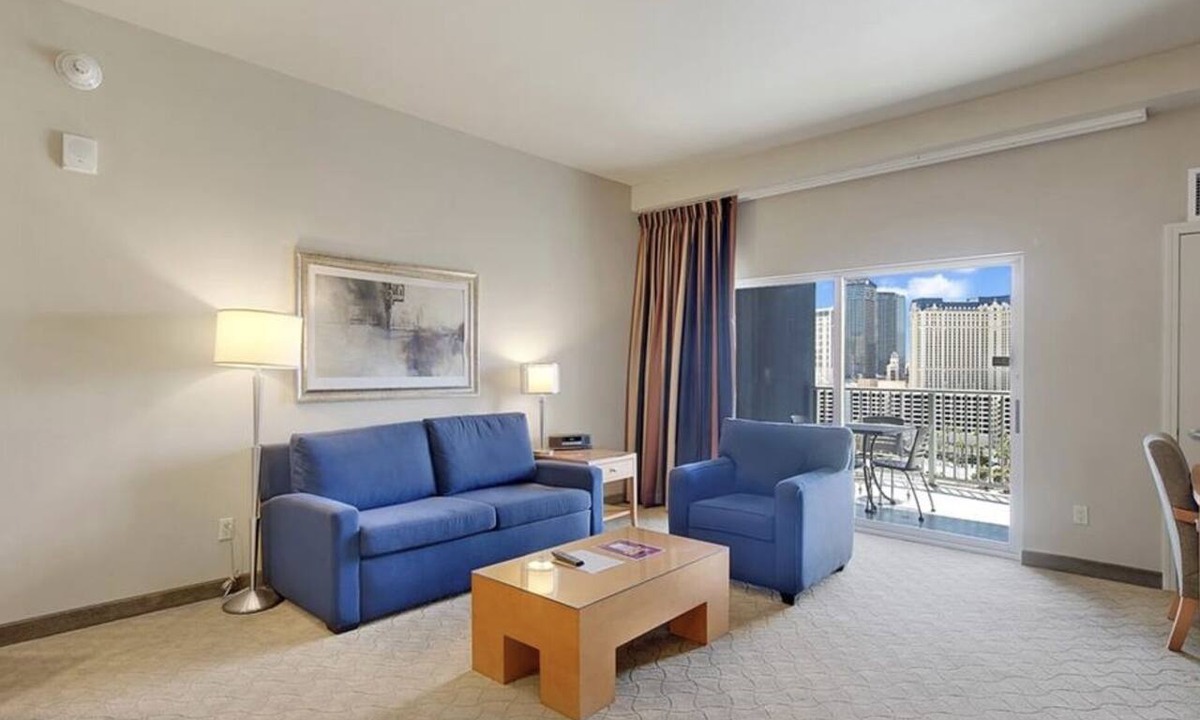 Las Vegas Condo | Top-Floor Strip Views, F1 Track Front Row, Walk to Sphere!