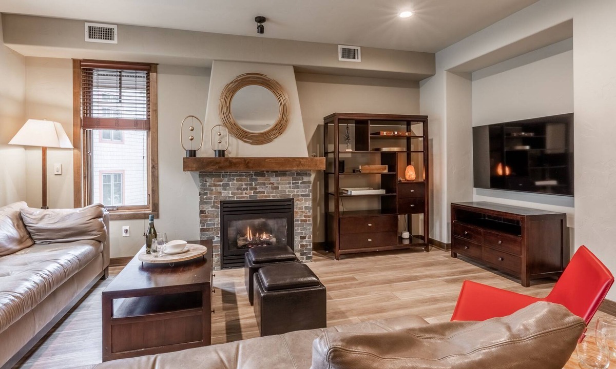 Woodwinds House | Townhome with 2 Decks, Hot Tub, Fireplace and Grill!