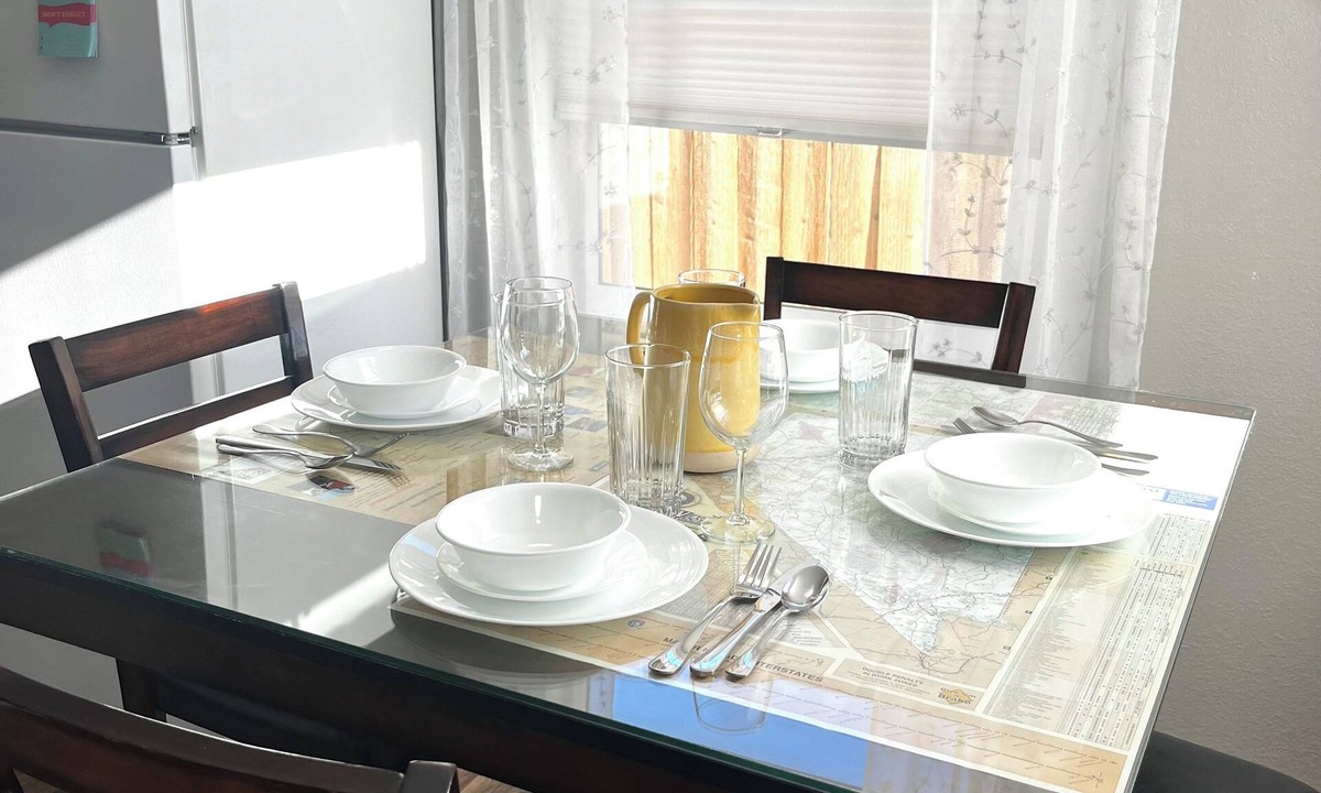 Hawthorne Cottage | Tranquil 1-bedroom cottage with AC in charming Hawthorne and pet friendly.