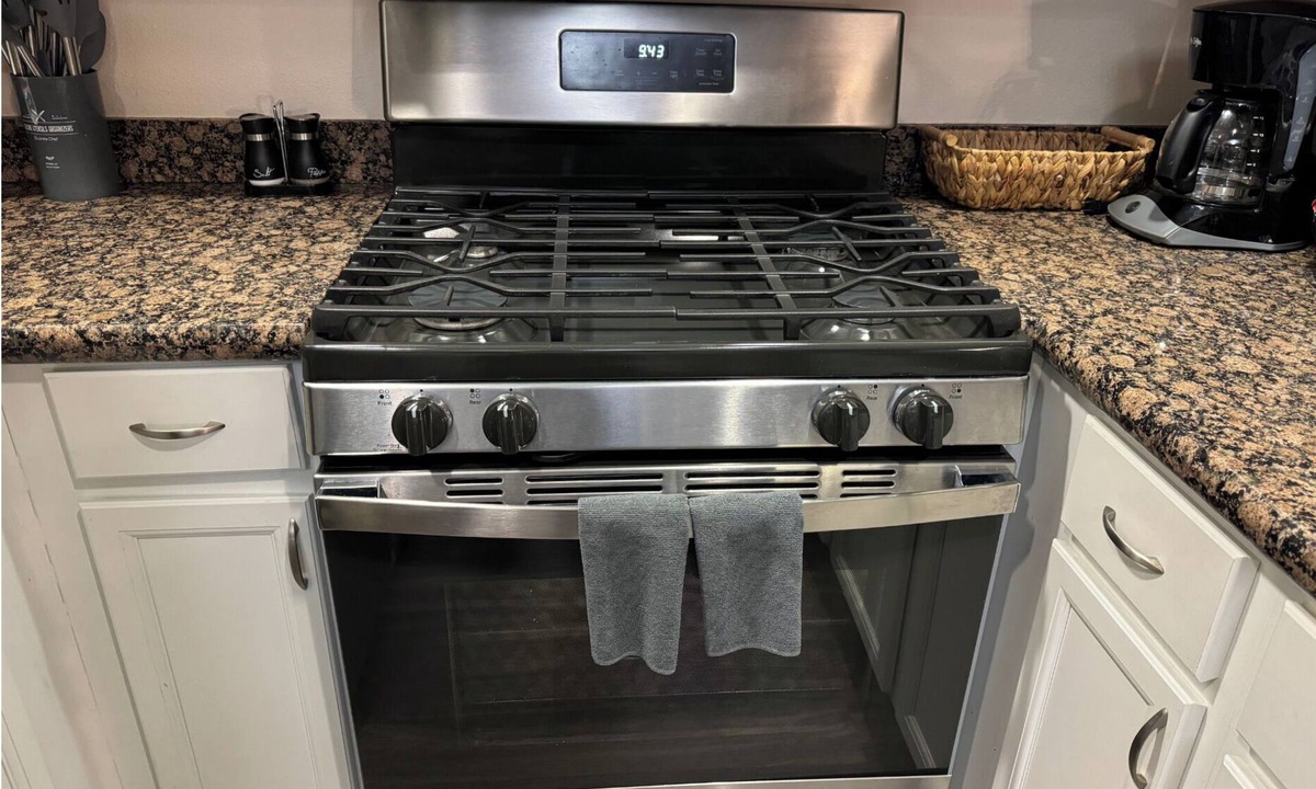 Miracle Mile Apartment | Travel Haven at Miracle Mile