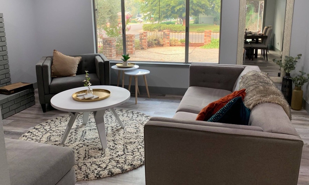 Redding House | Trendy Updated 3Bd/ 2 bth w/ Pool