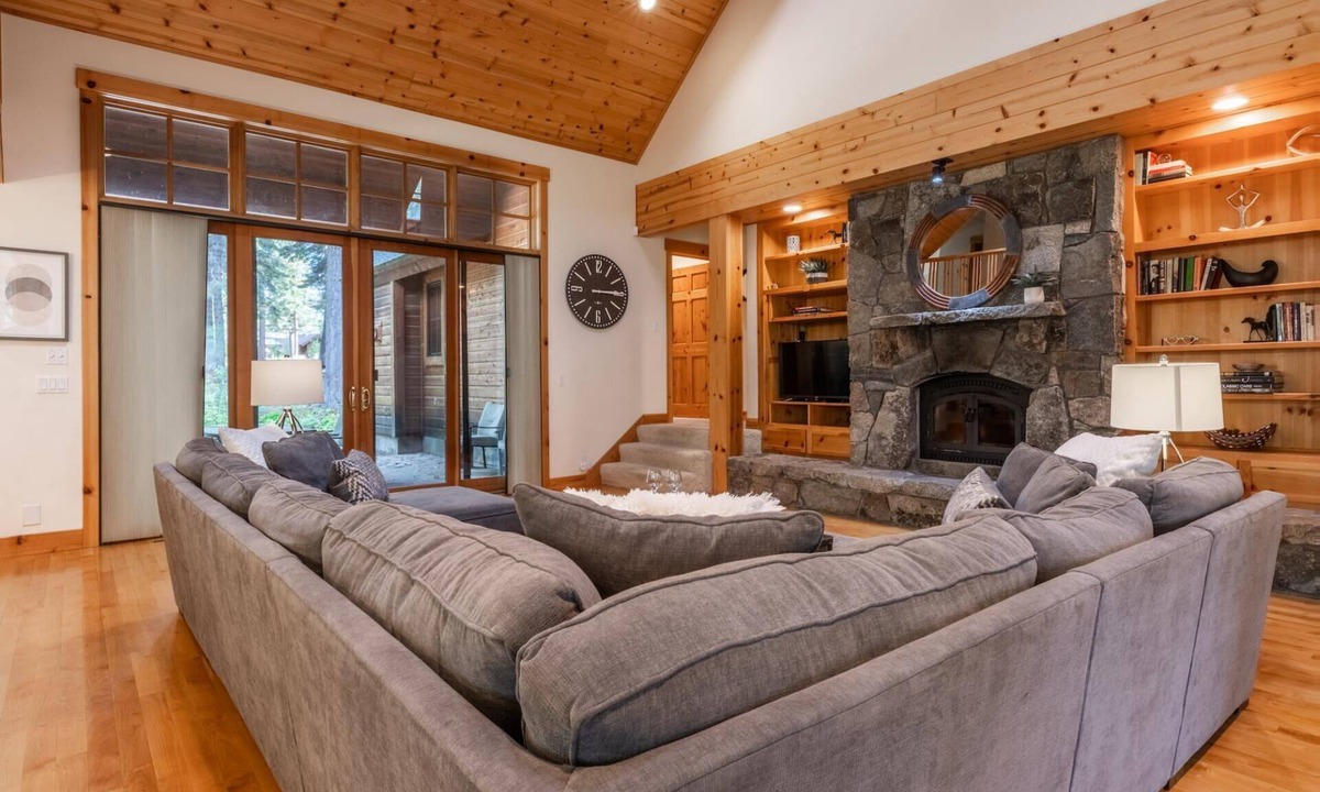 Truckee House | Truckee Shuttle Home w/Creekside Views