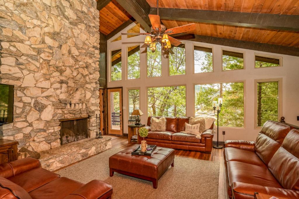 Bass Lake House | Twets Lakefront